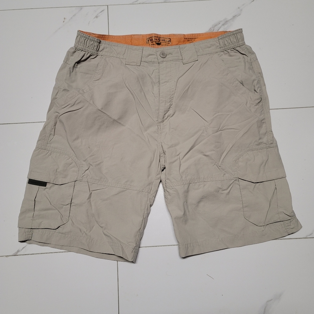 Mens field and stream khaki shorts - has spot